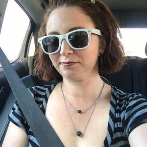 Meet your Posher, Holly